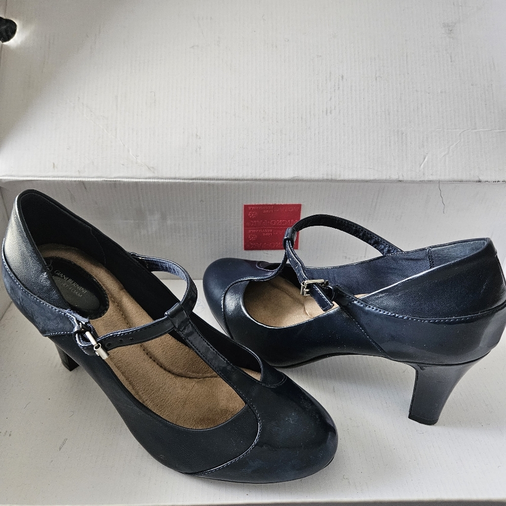 Women's shoes